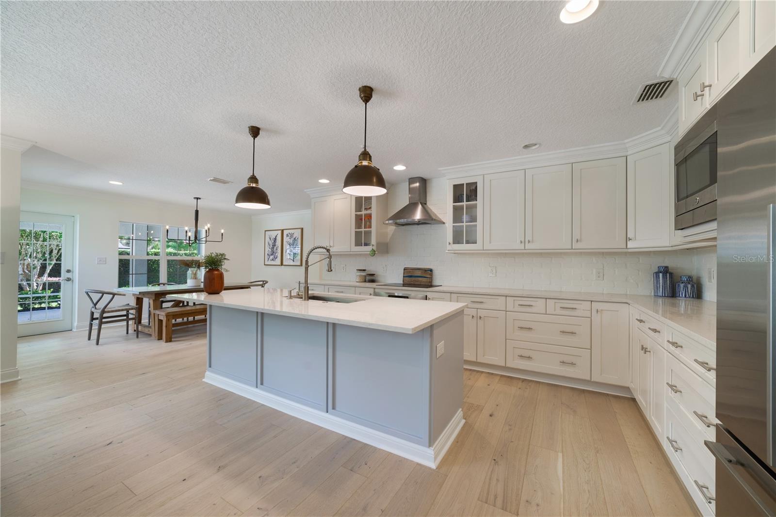 1615 KING ARTHUR CIR