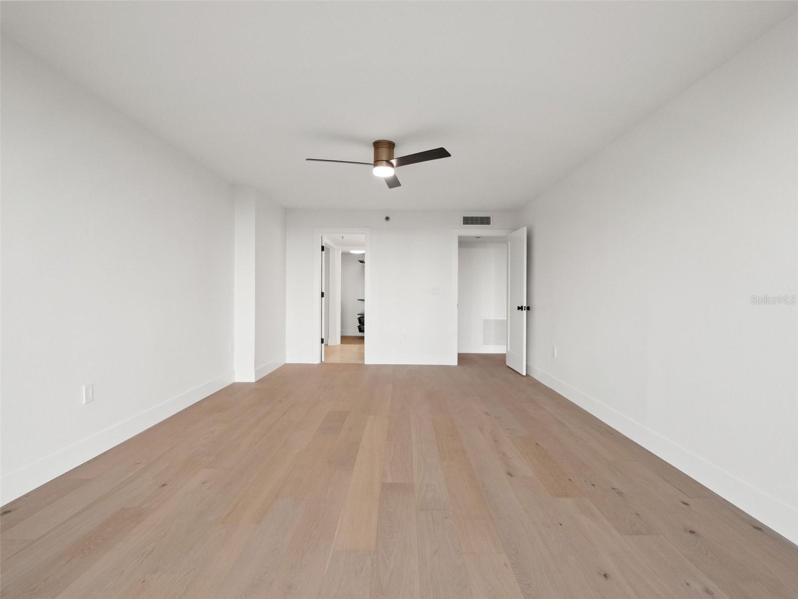 530 E CENTRAL BLVD #405