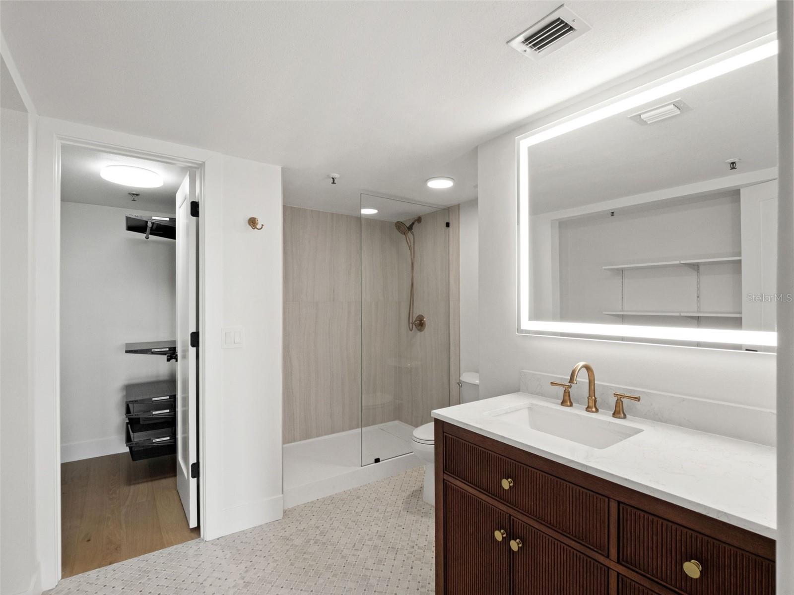 530 E CENTRAL BLVD #405