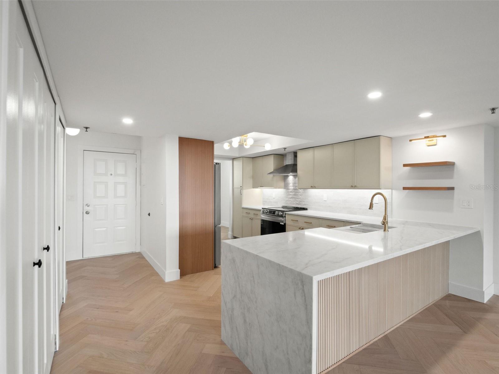 530 E CENTRAL BLVD #405