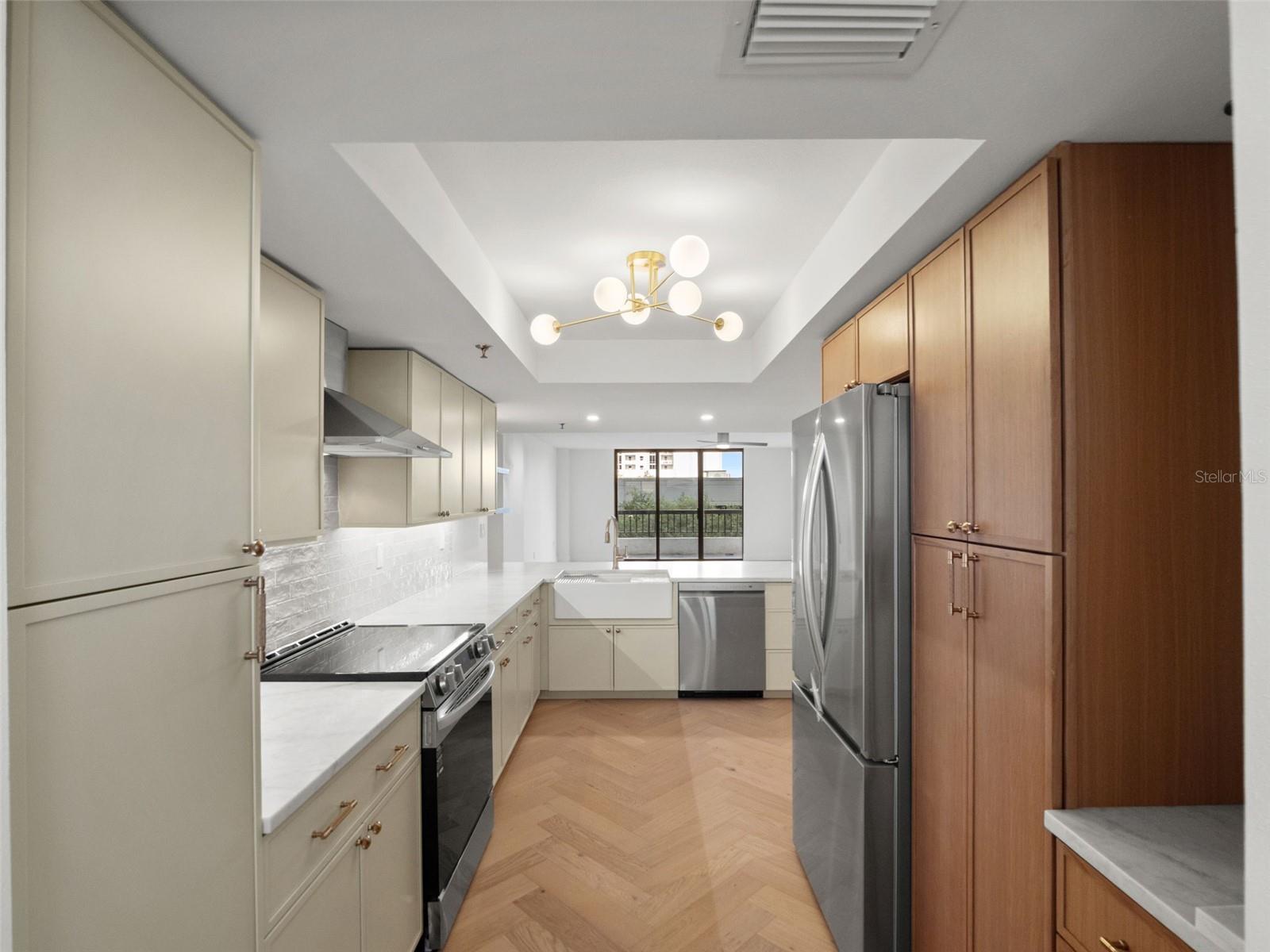 530 E CENTRAL BLVD #405