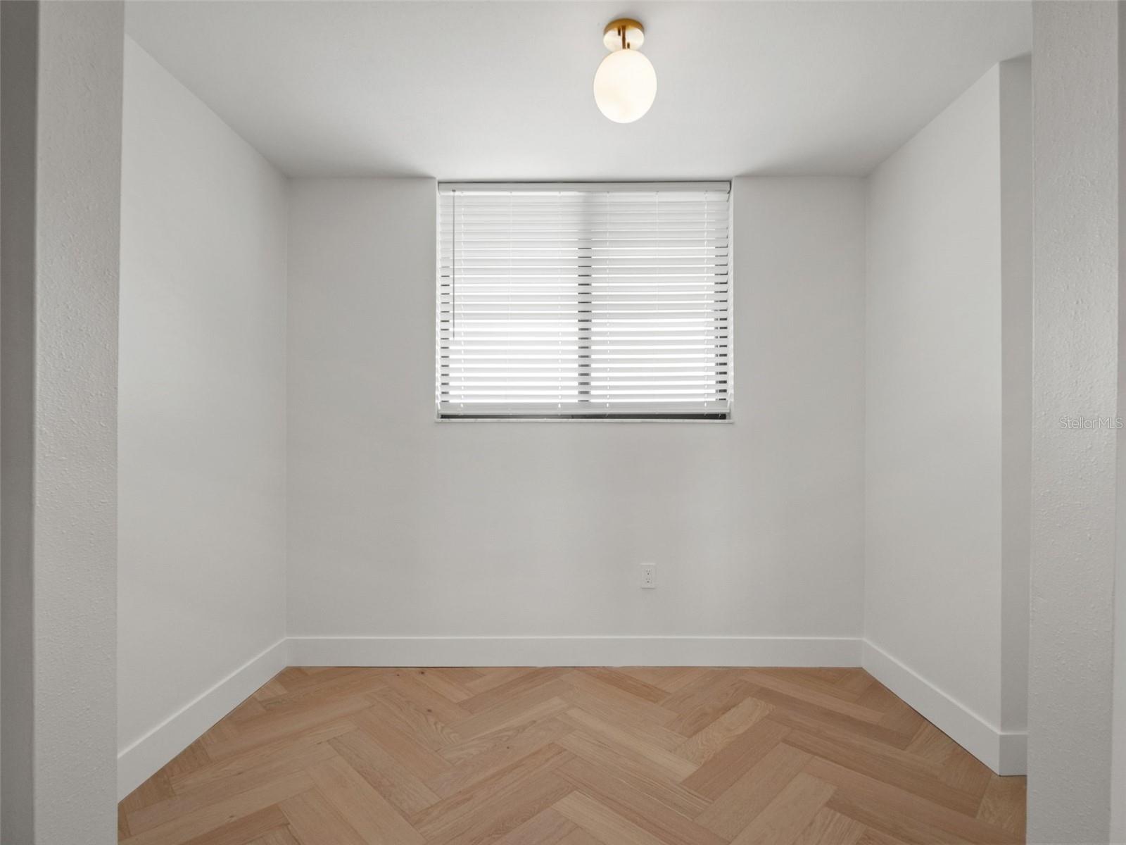 530 E CENTRAL BLVD #405
