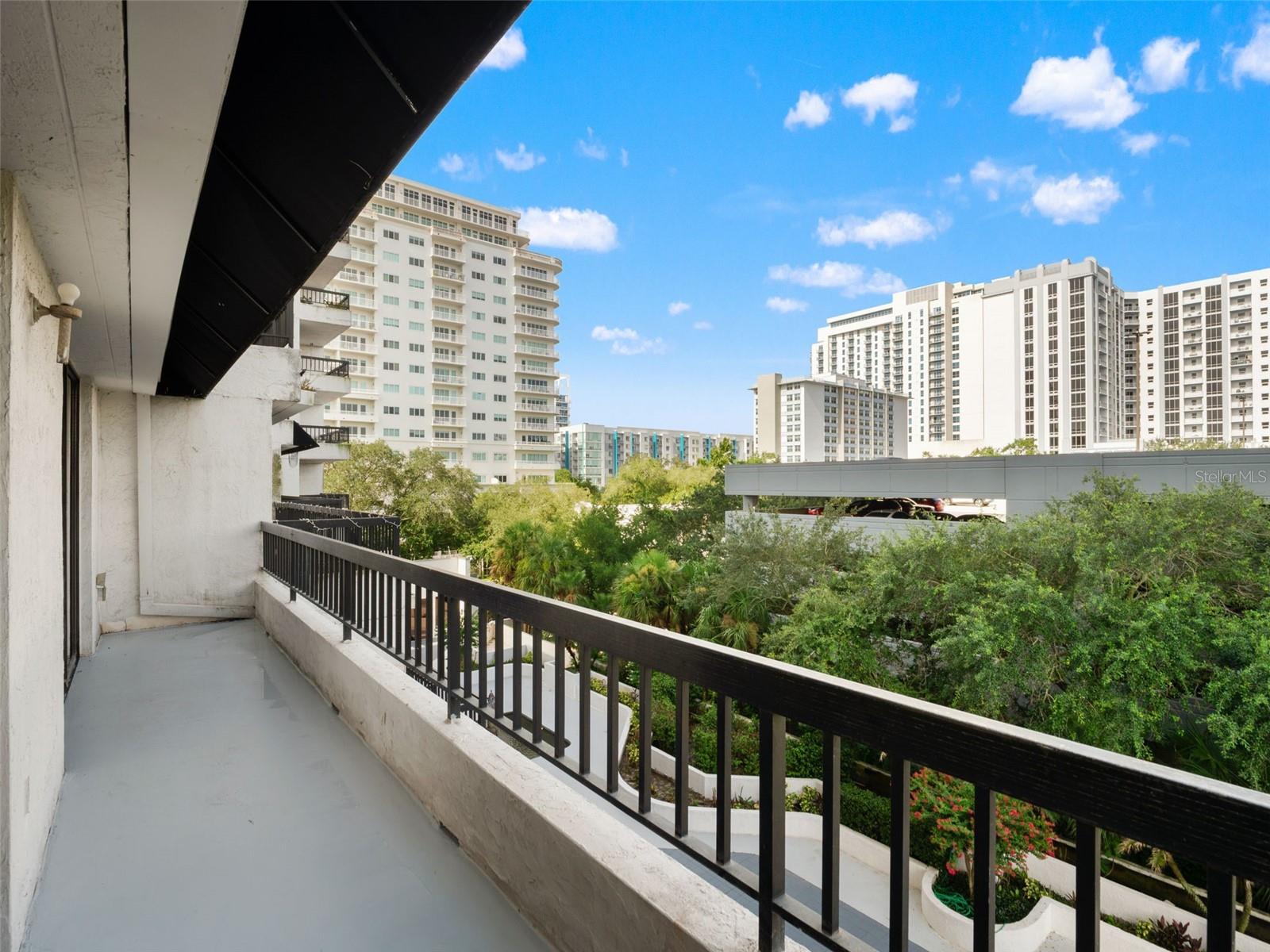 530 E CENTRAL BLVD #405
