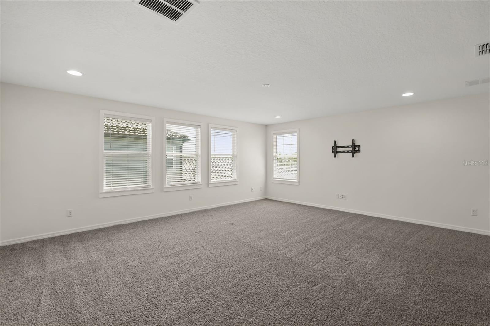 7389 JOHN HANCOCK DR