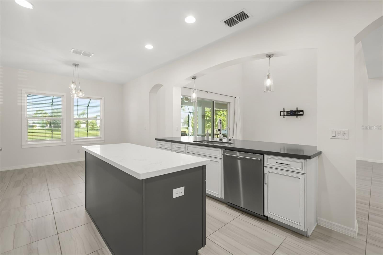 7389 JOHN HANCOCK DR