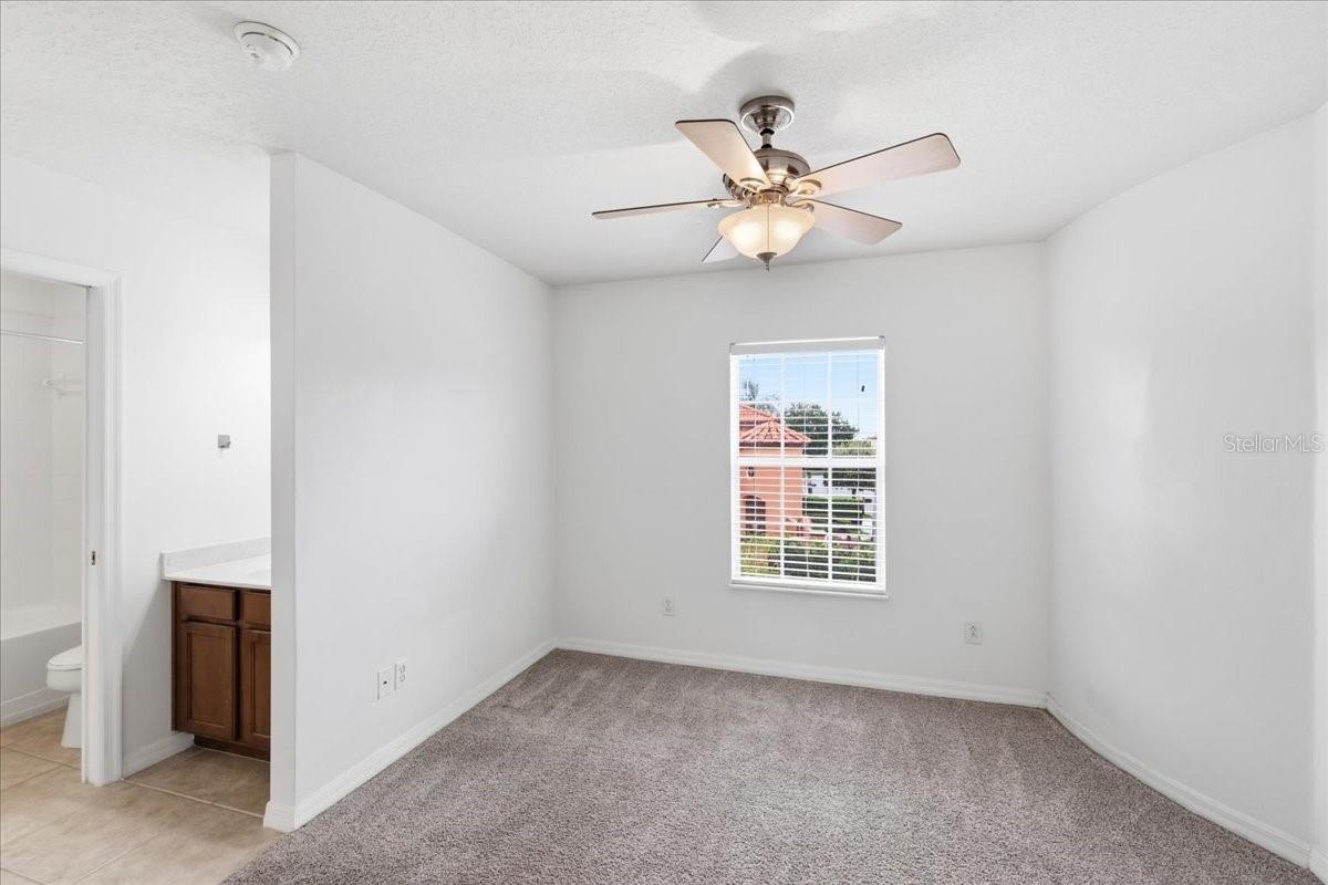 11854 VIA LUCERNA CIR