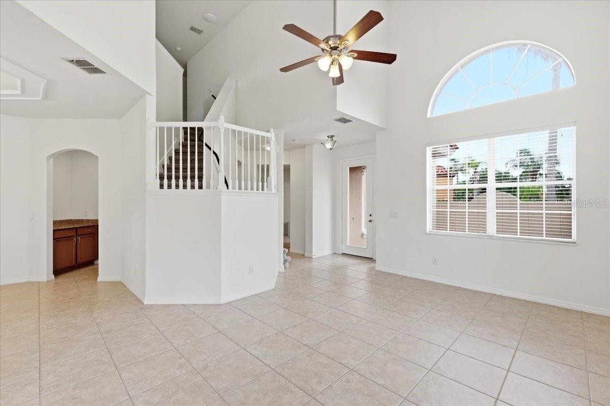 11854 VIA LUCERNA CIR