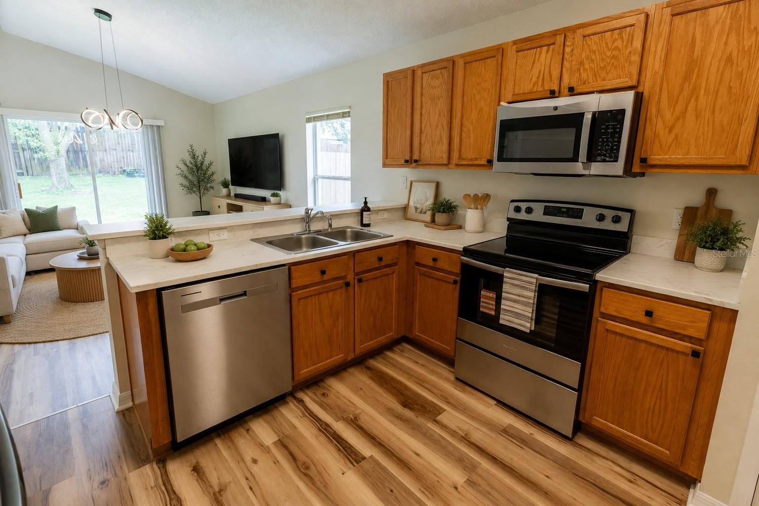 4618 AGUILA PL