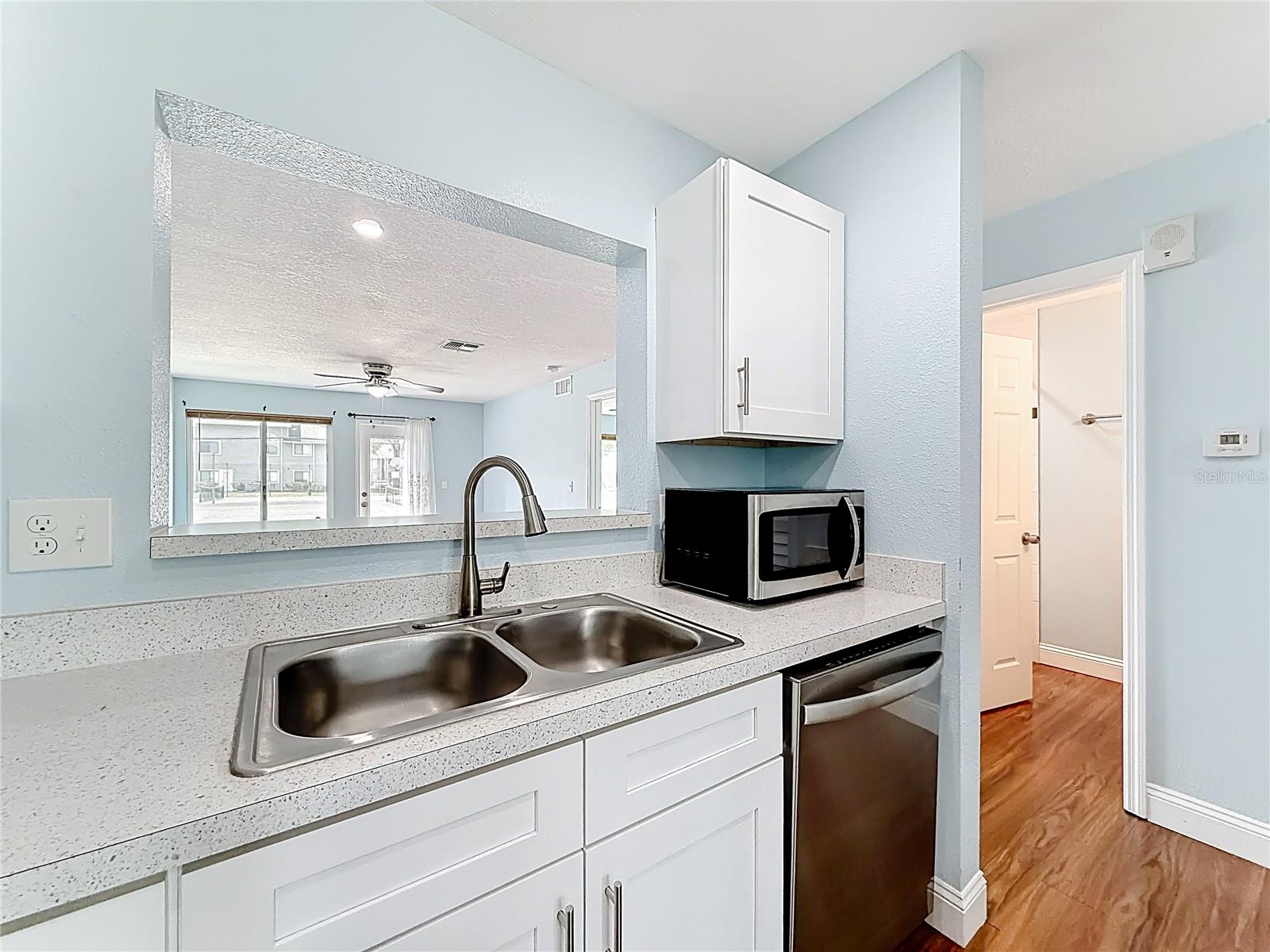 2260 GRENWICH AVE #2260