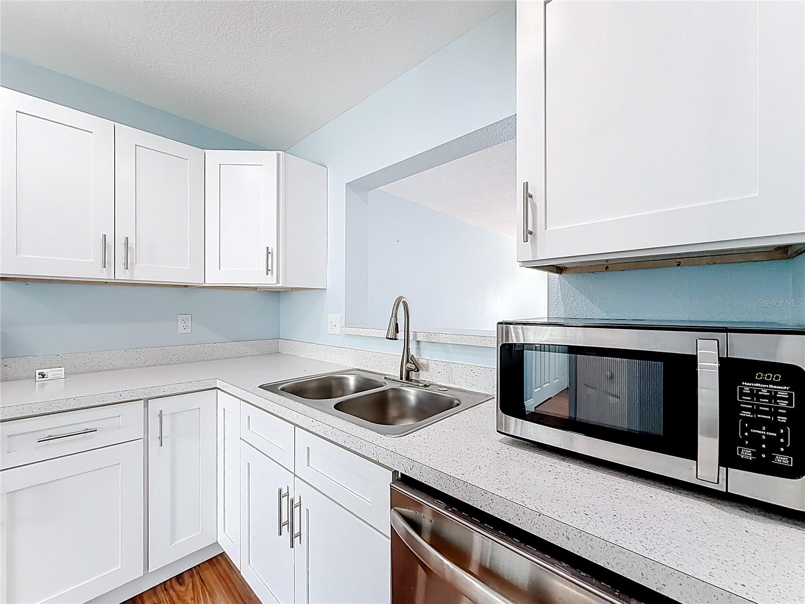 2260 GRENWICH AVE #2260