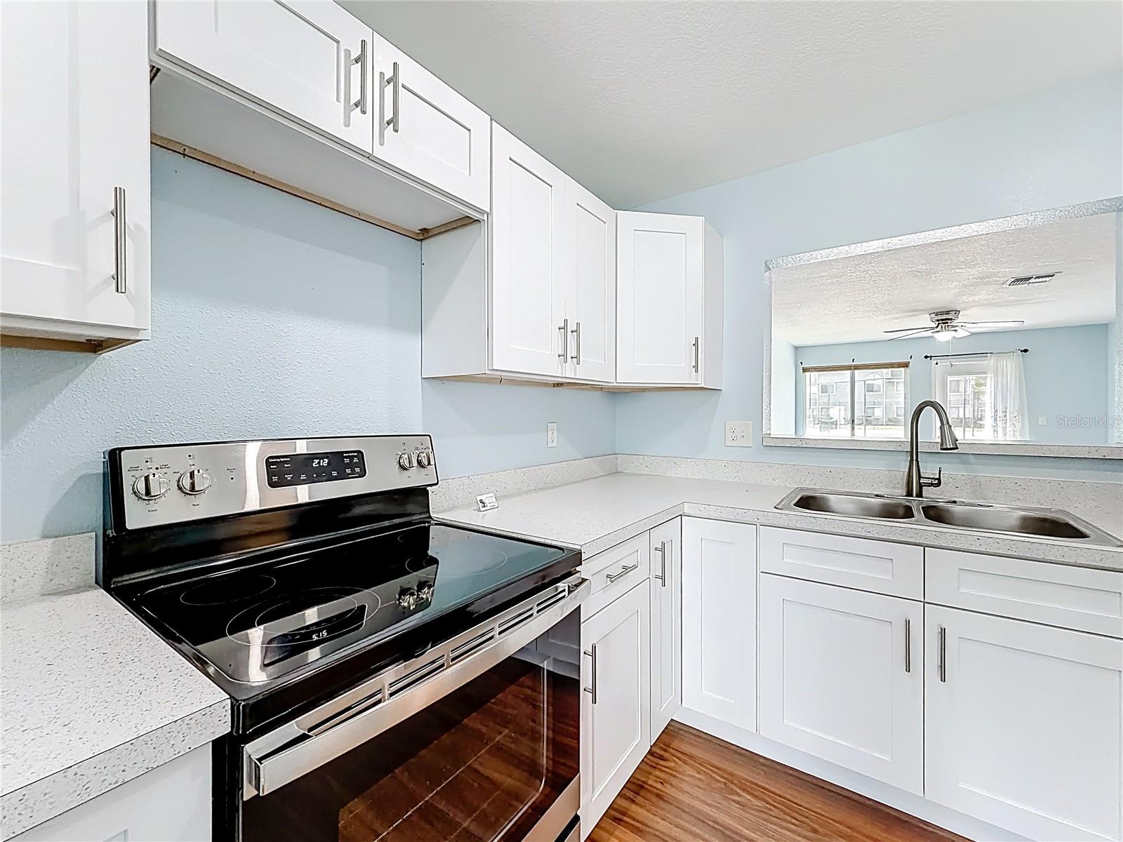 2260 GRENWICH AVE #2260