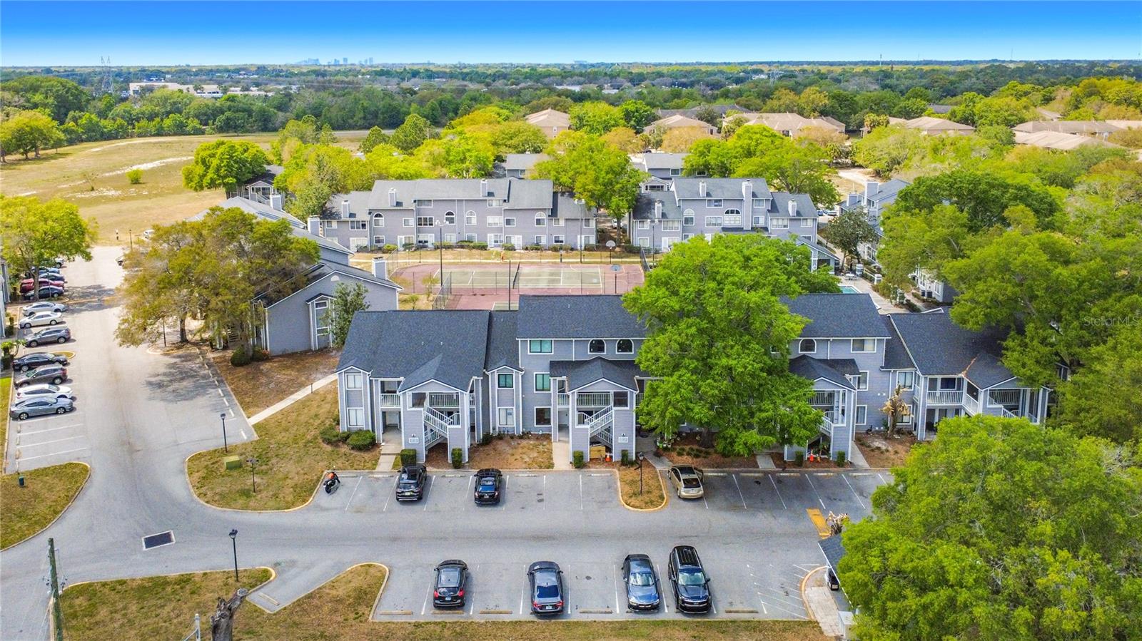 2260 GRENWICH AVE #2260