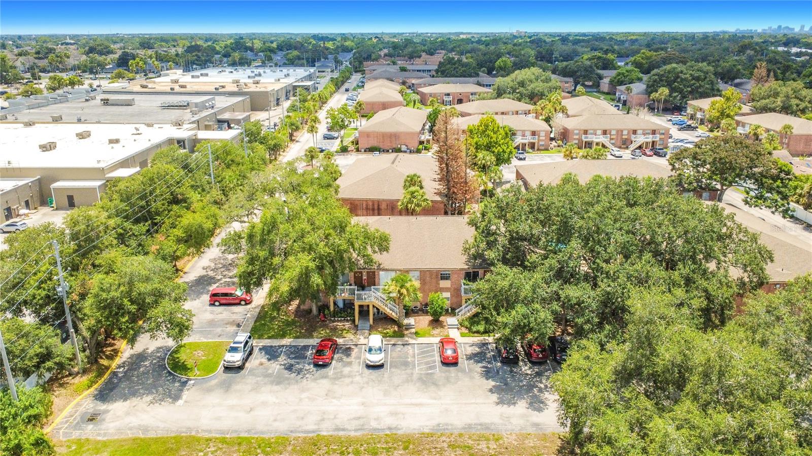 476 BANYON TREE CIR #104