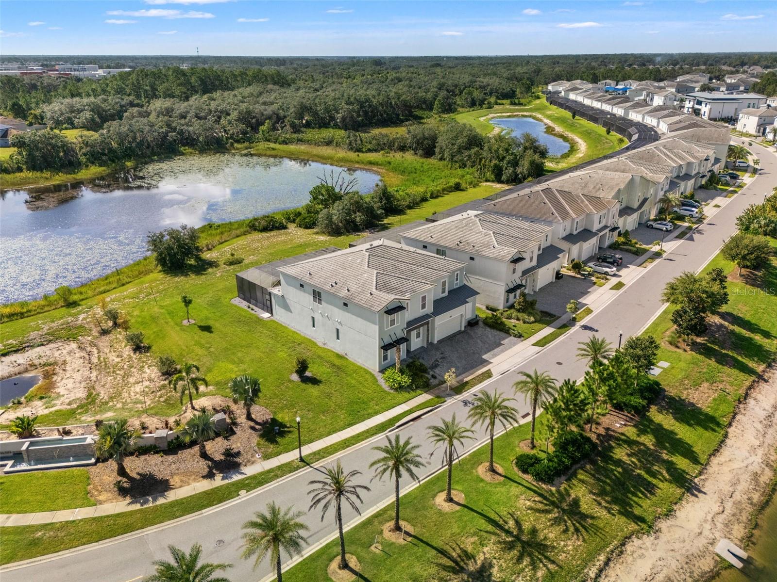 1660 OAK BLOSSOM DR