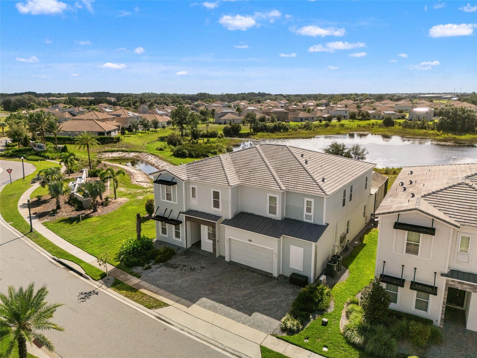 1660 OAK BLOSSOM DR