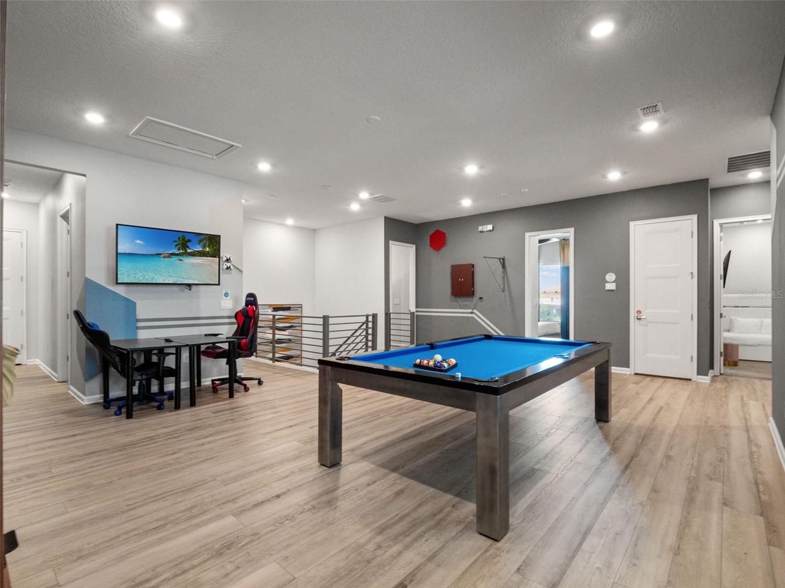 1660 OAK BLOSSOM DR