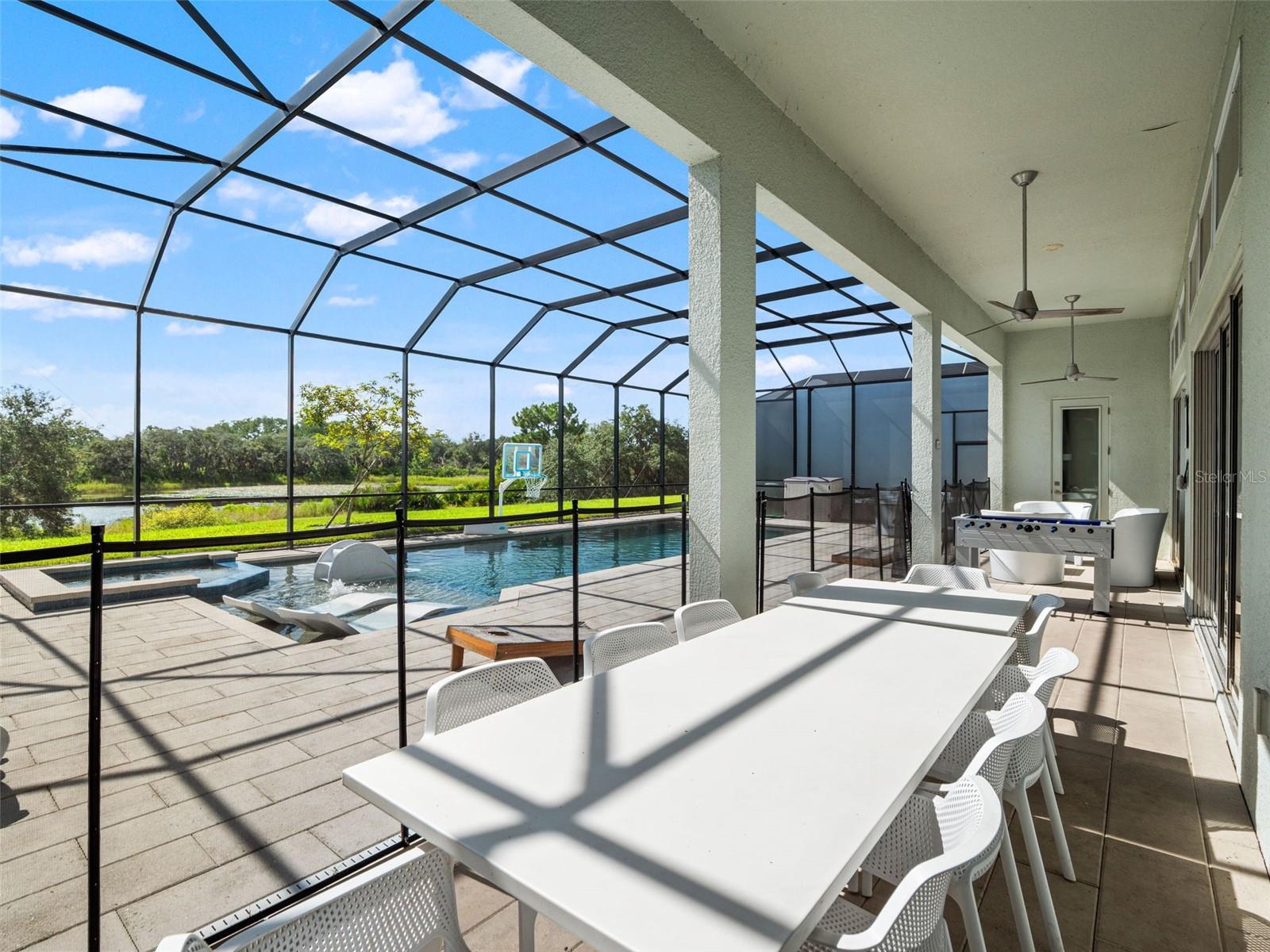 1660 OAK BLOSSOM DR