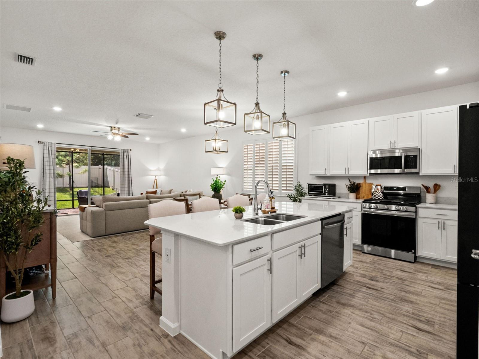 2325 SIRENA LN