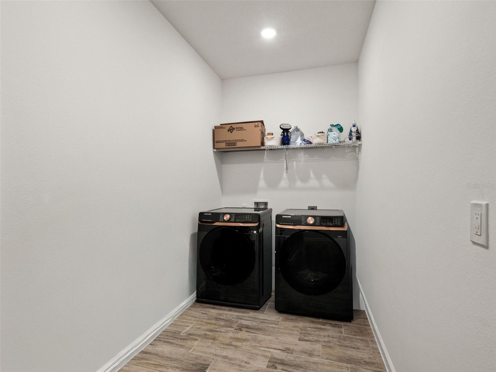2325 SIRENA LN