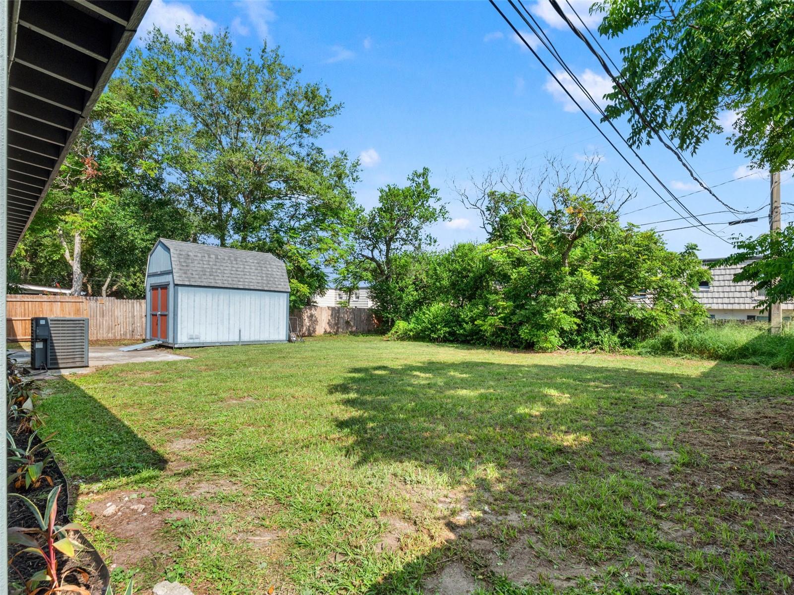 3813 EDLAND DR