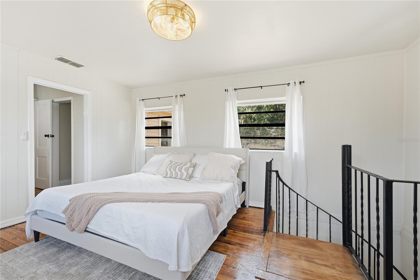 535 W OSCEOLA ST