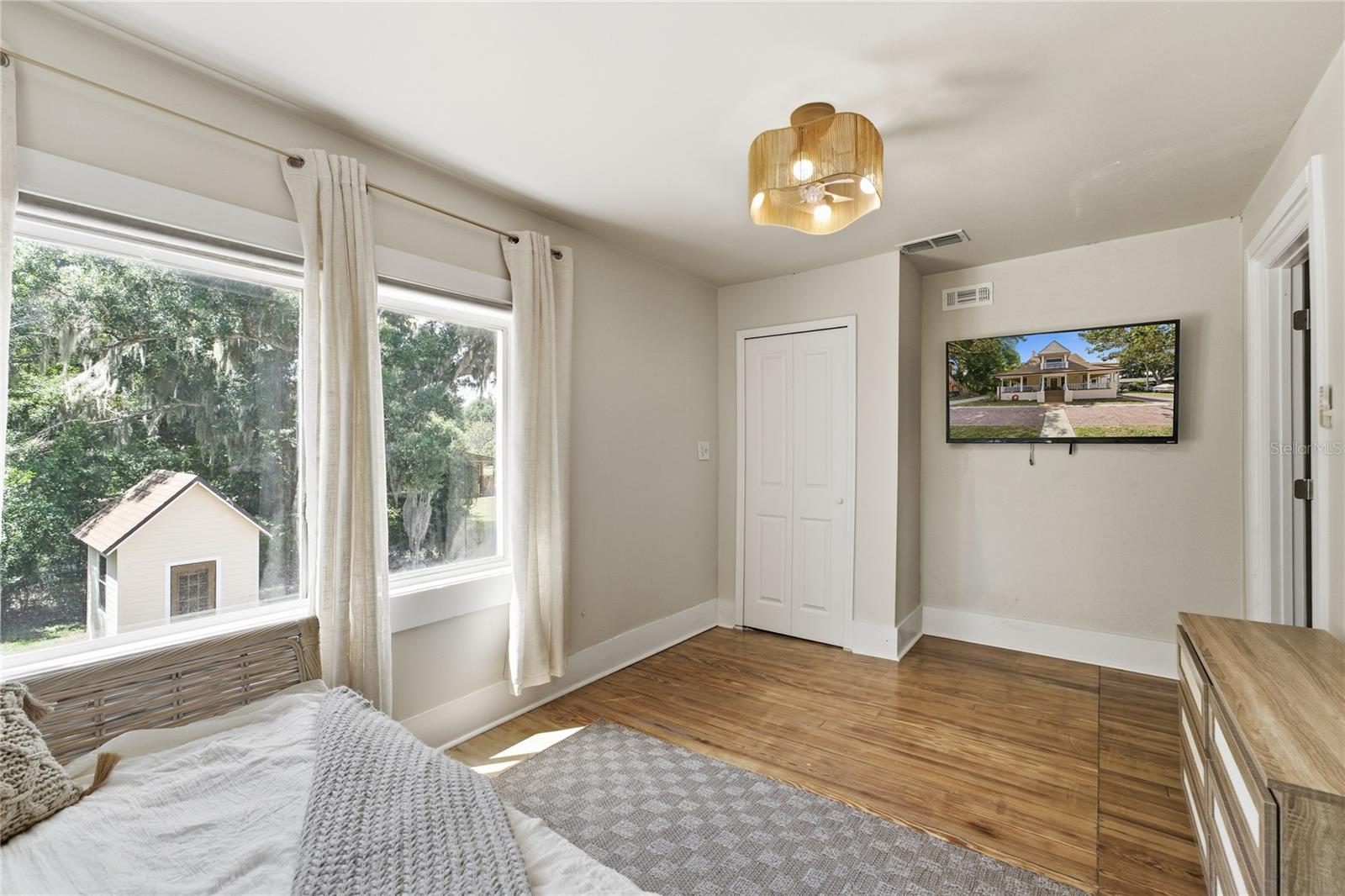 535 W OSCEOLA ST