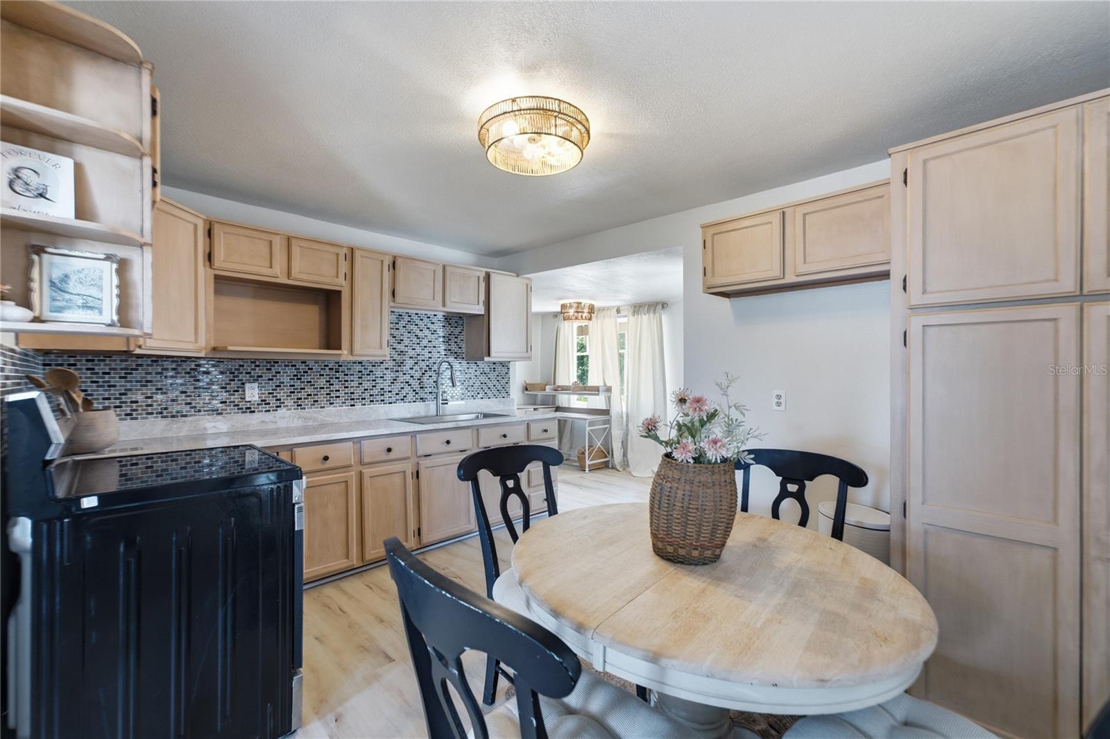 535 W OSCEOLA ST