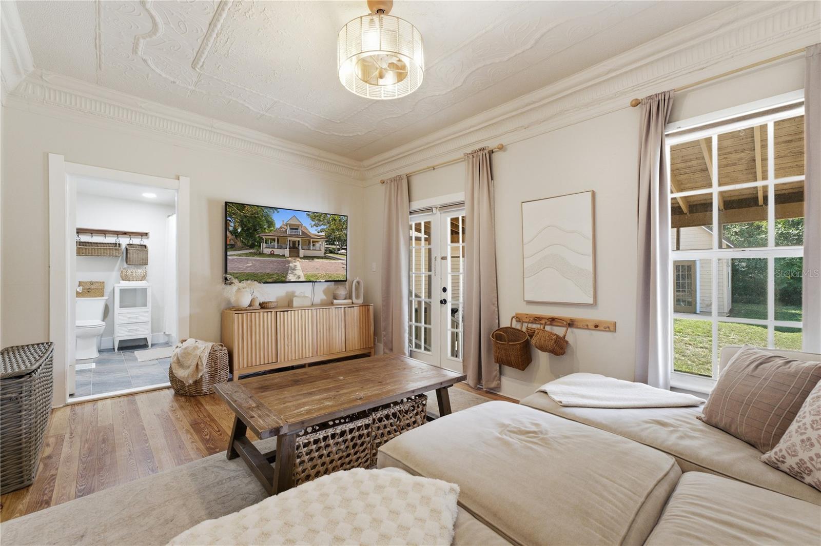 535 W OSCEOLA ST