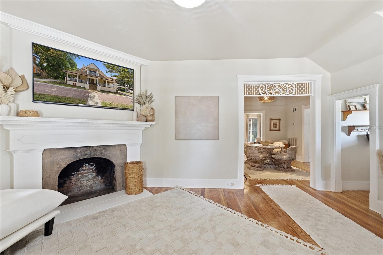 535 W OSCEOLA ST