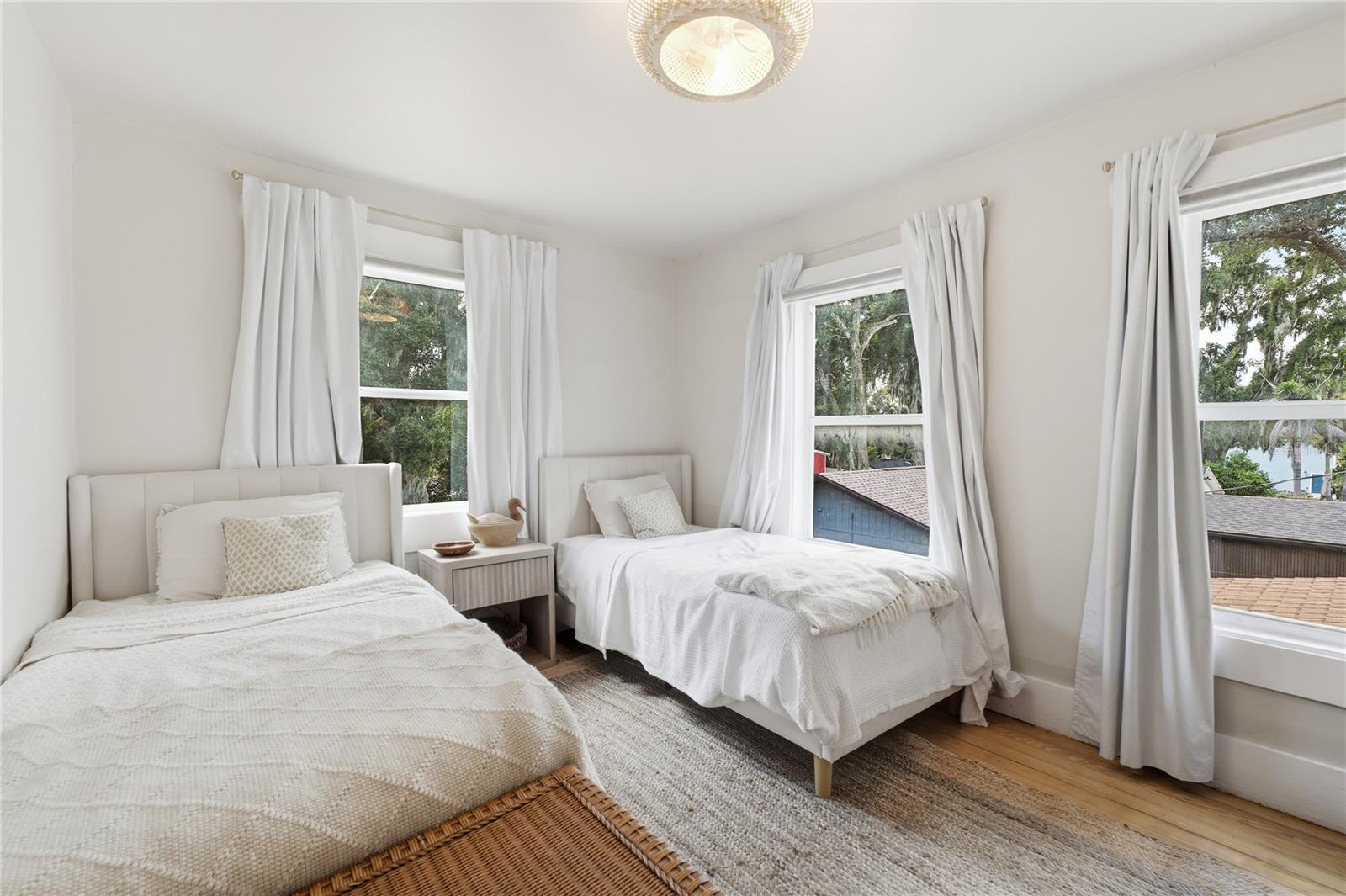 535 W OSCEOLA ST