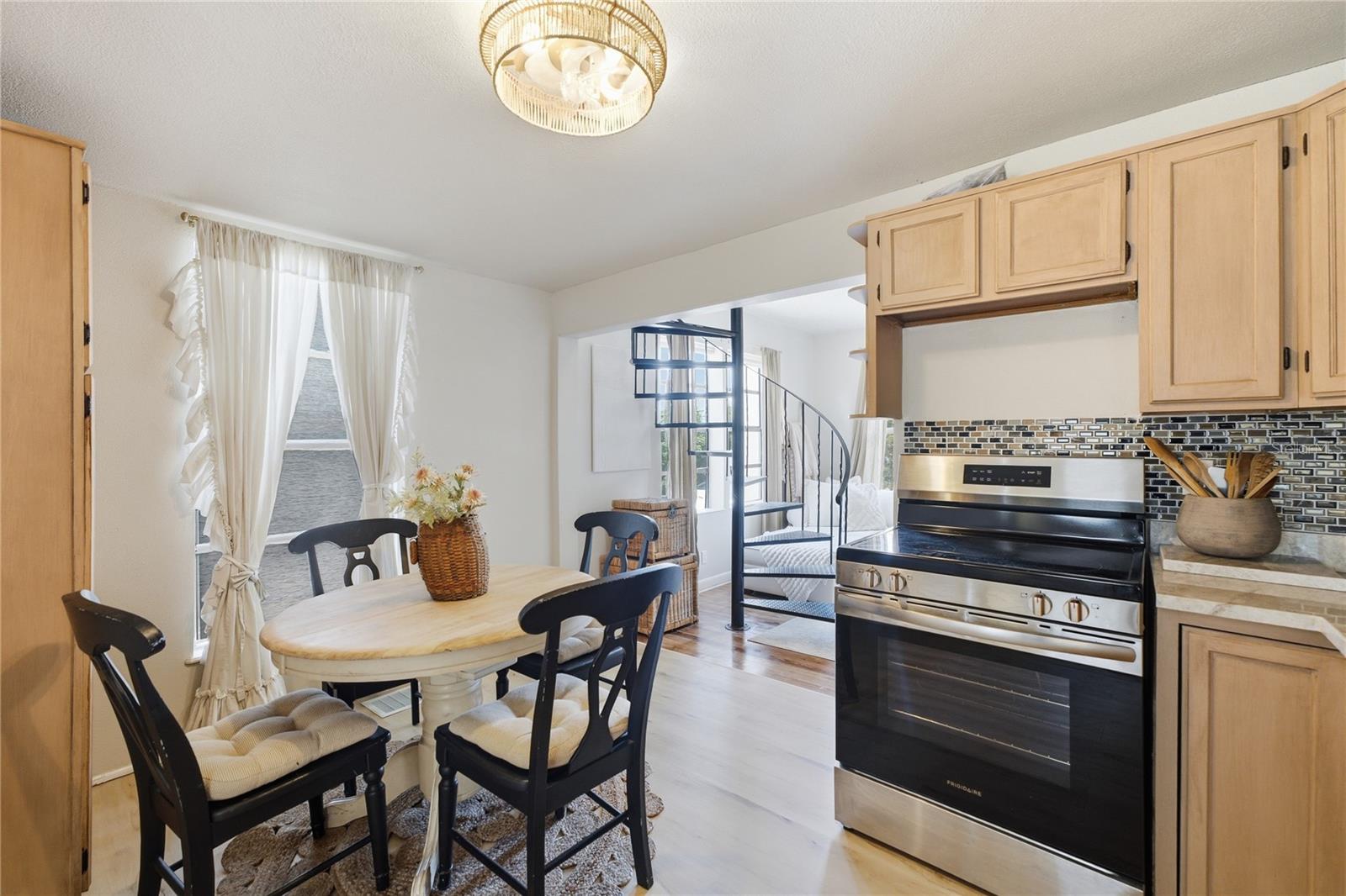 535 W OSCEOLA ST