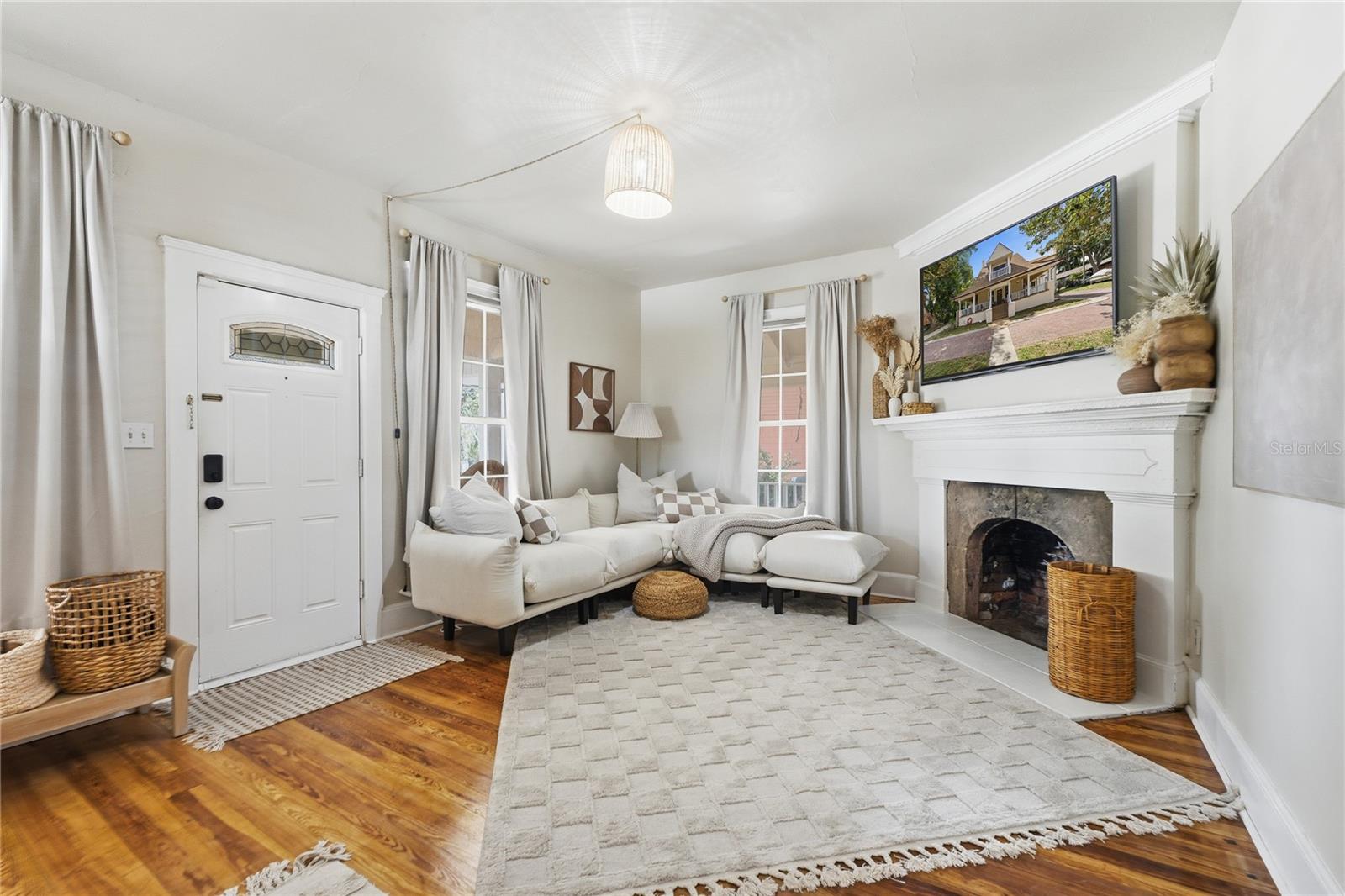 535 W OSCEOLA ST