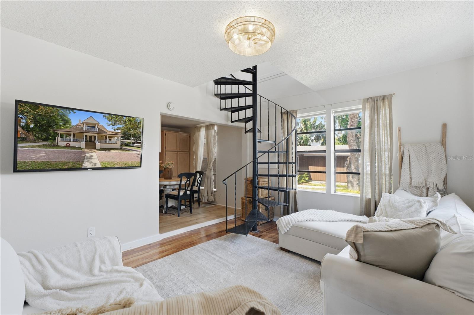 535 W OSCEOLA ST