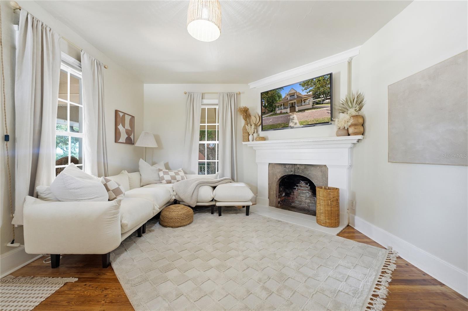 535 W OSCEOLA ST