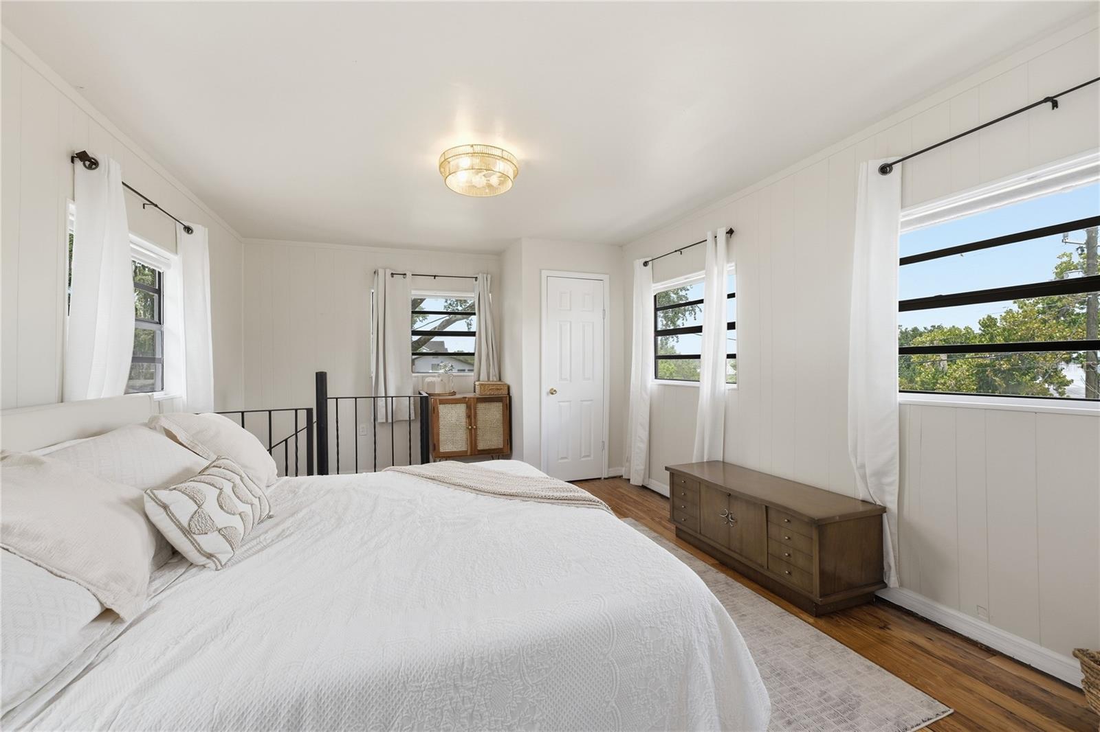 535 W OSCEOLA ST