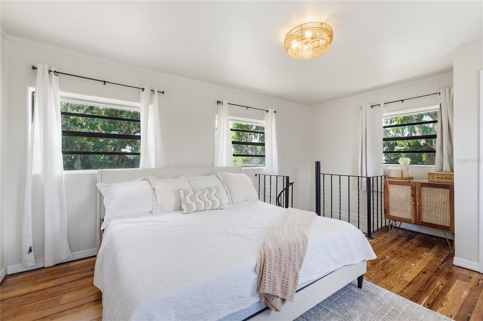 535 W OSCEOLA ST