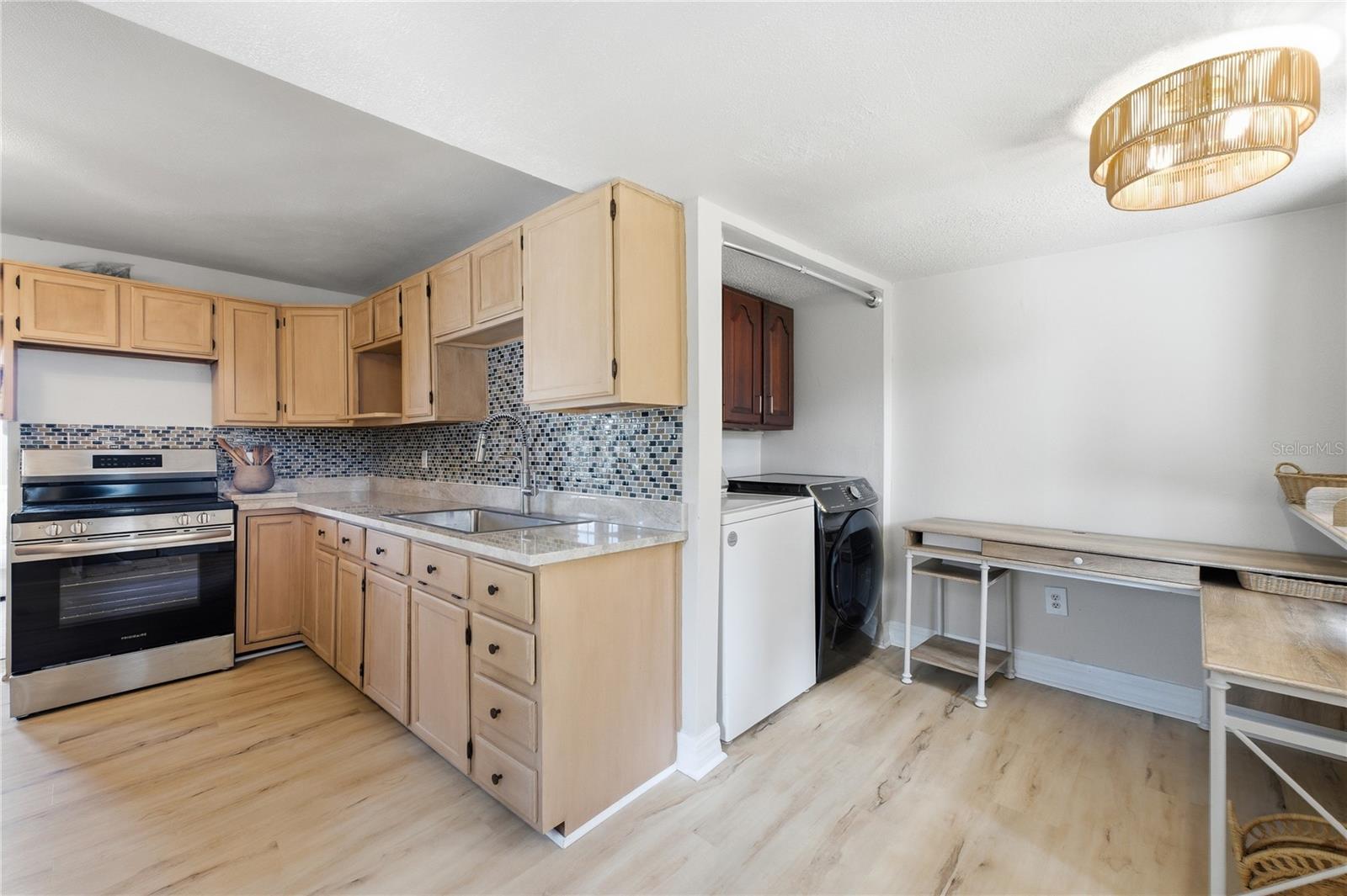 535 W OSCEOLA ST