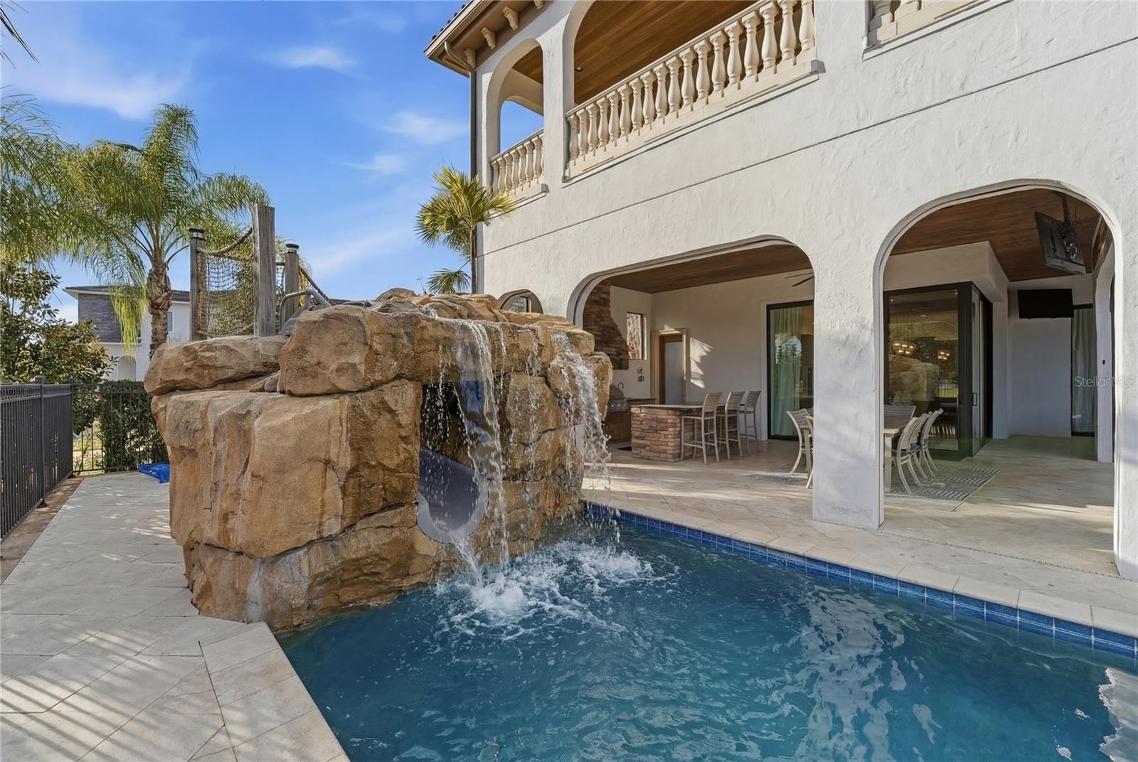 971 GOLDEN BEAR DR