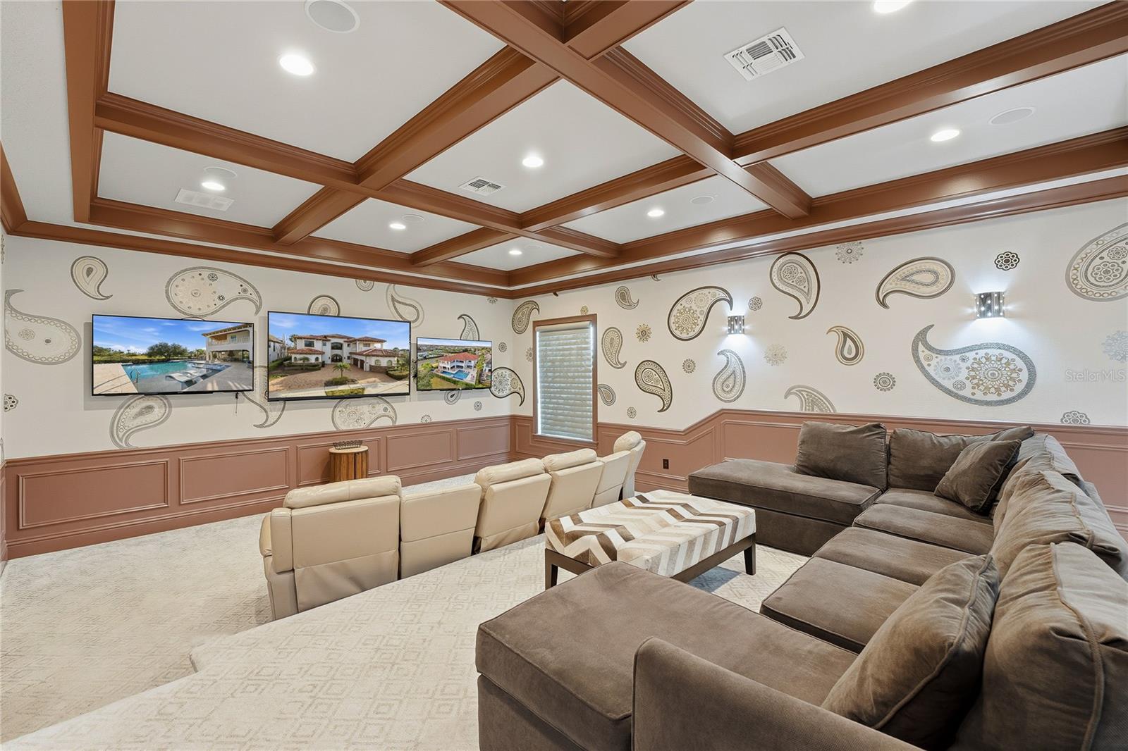 971 GOLDEN BEAR DR