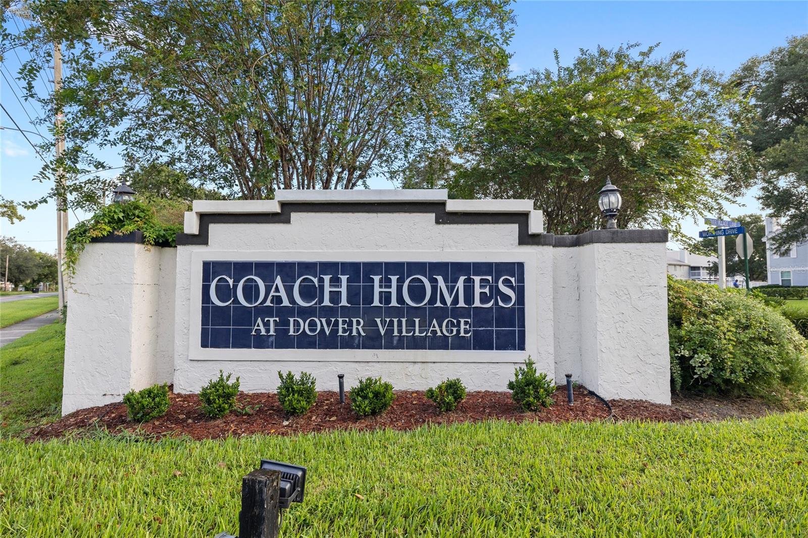 5300 DOVER VILLAGE LN #4
