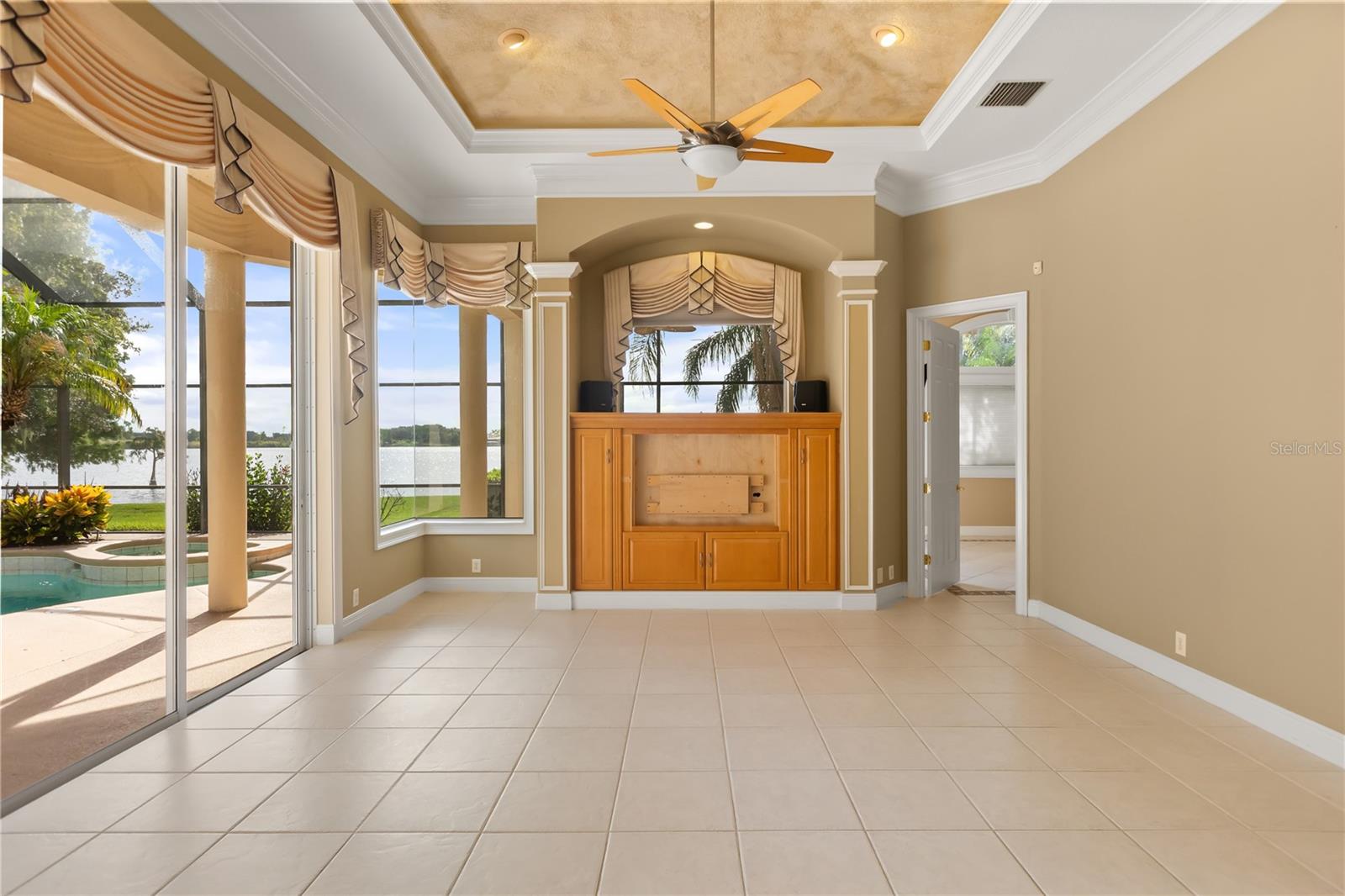 2113 WATER KEY DR