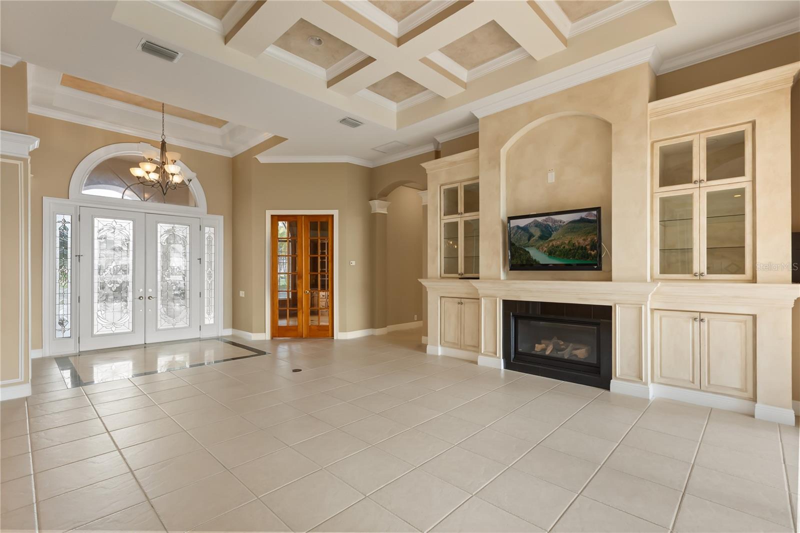 2113 WATER KEY DR