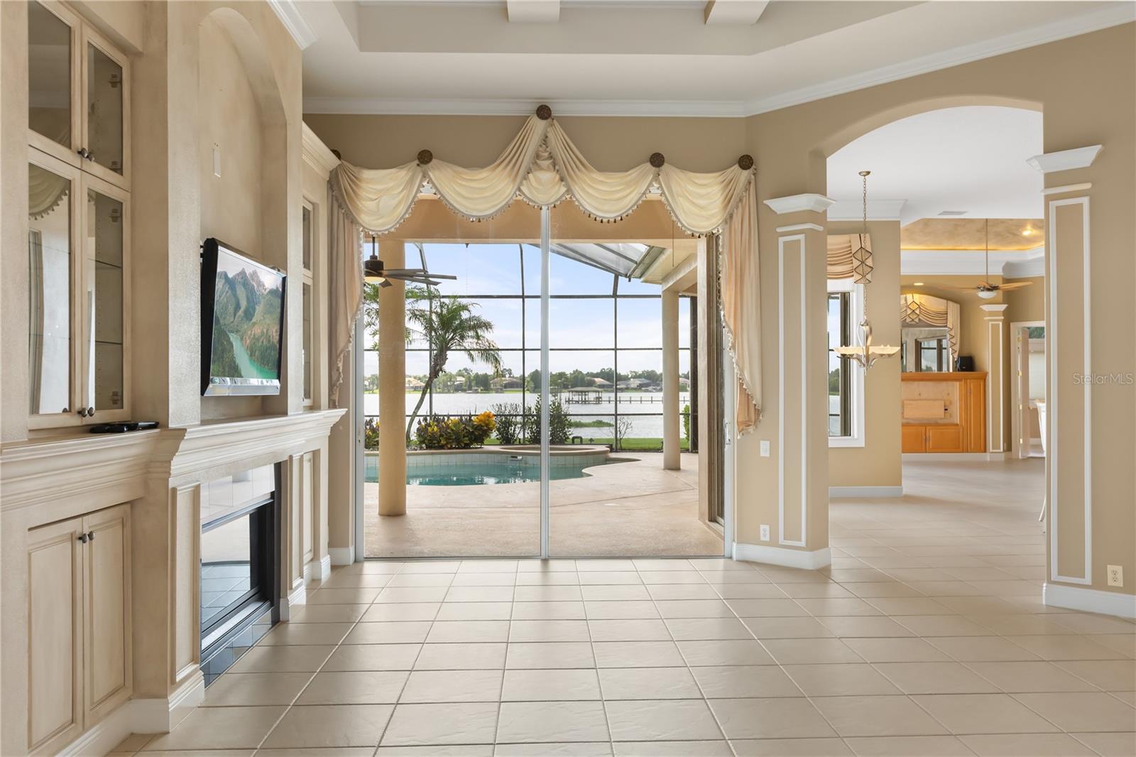 2113 WATER KEY DR