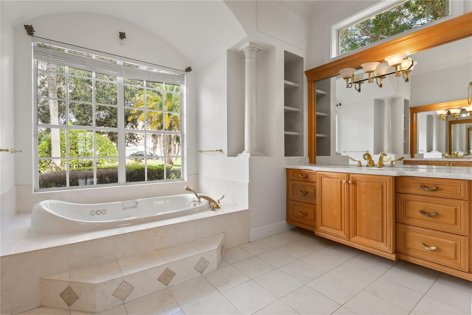2113 WATER KEY DR