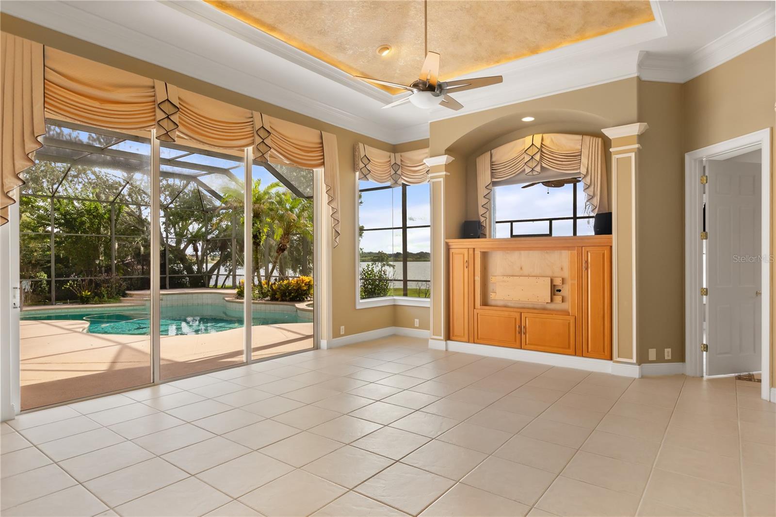 2113 WATER KEY DR