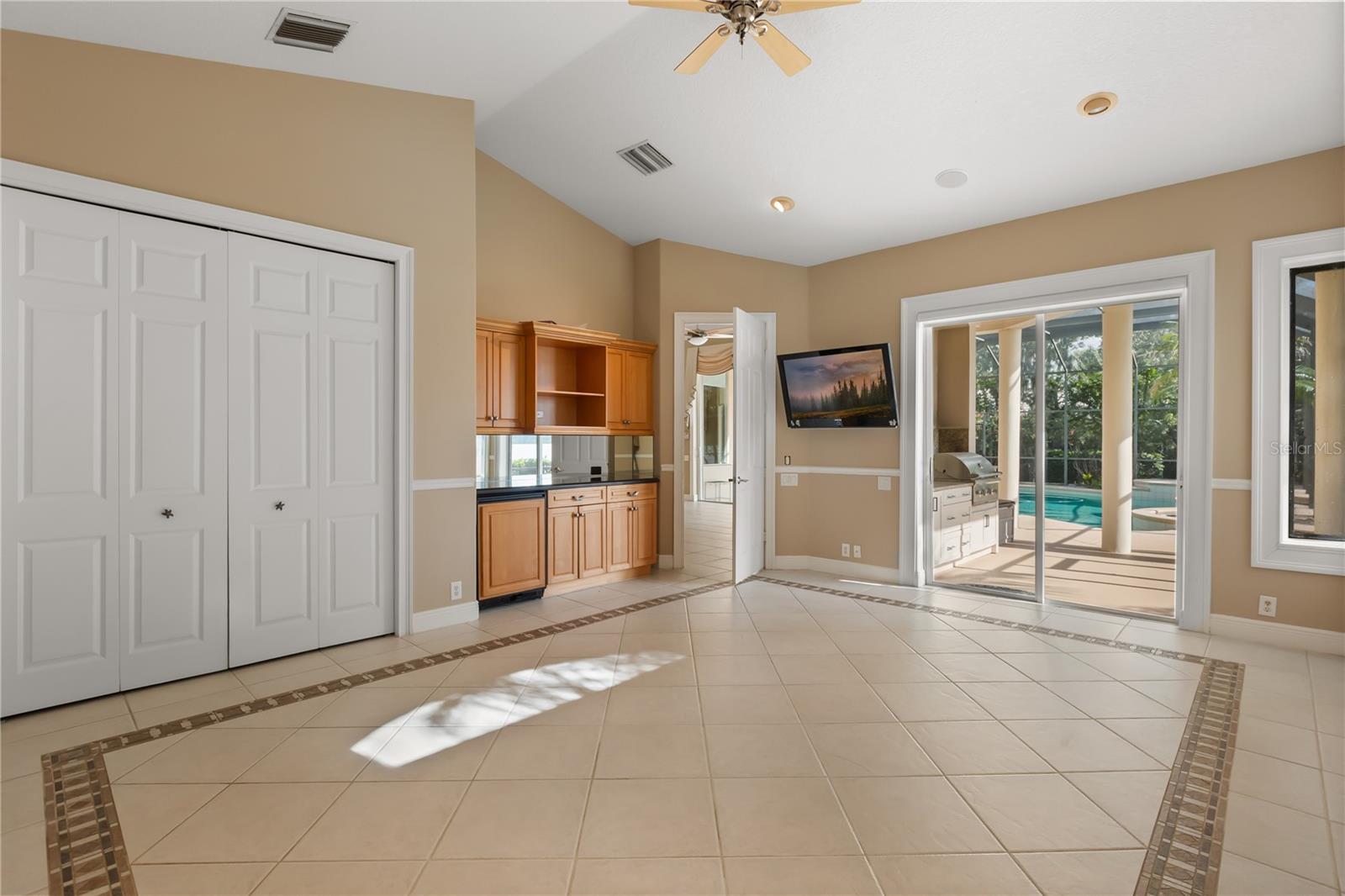 2113 WATER KEY DR