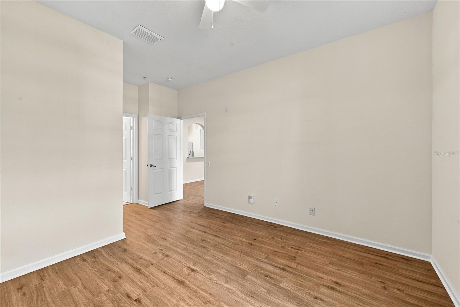 7135 YACHT BASIN AVE #211