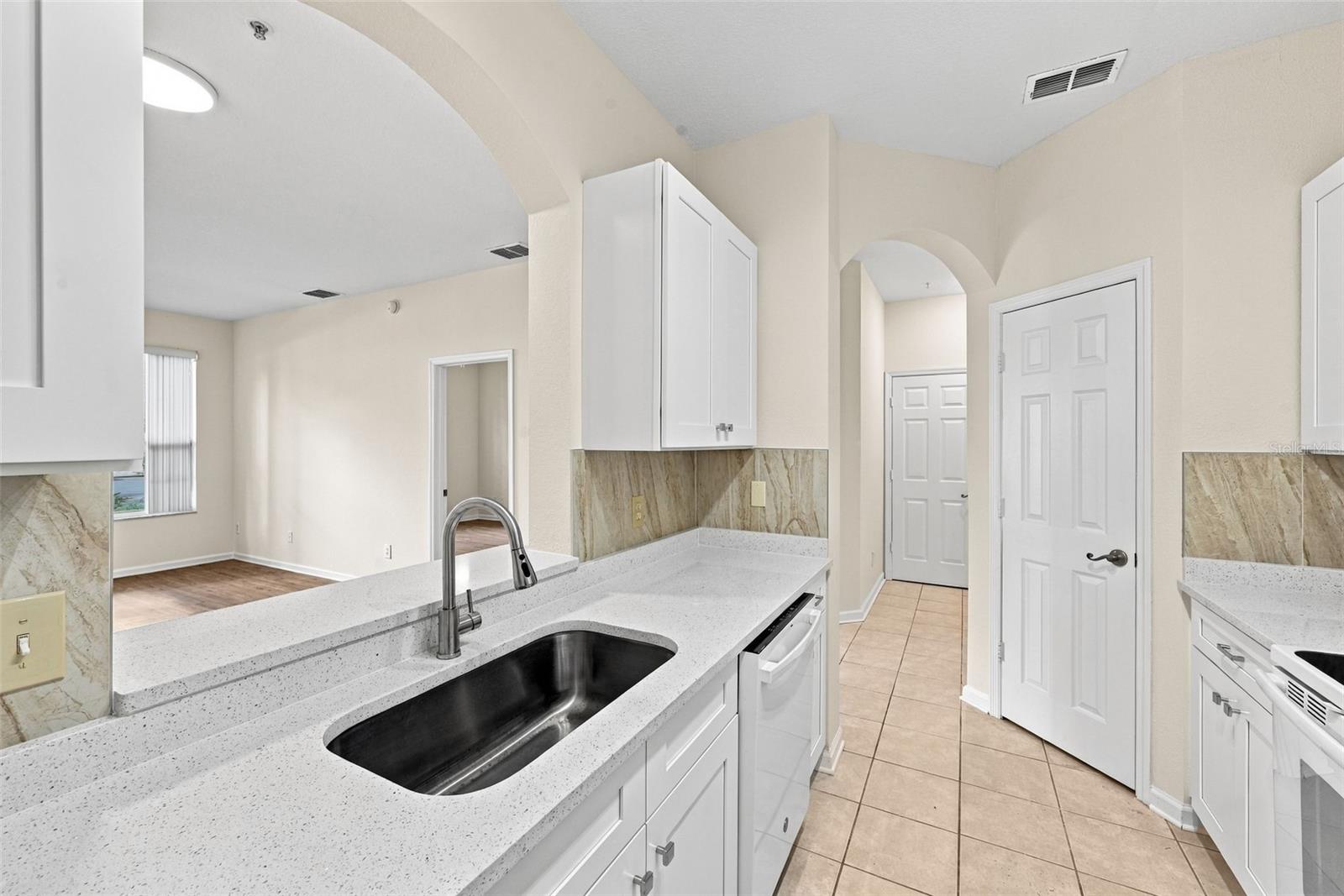 7135 YACHT BASIN AVE #211