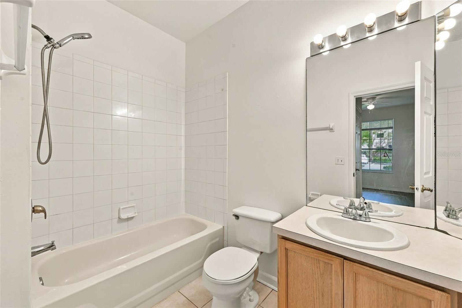 7135 YACHT BASIN AVE #211