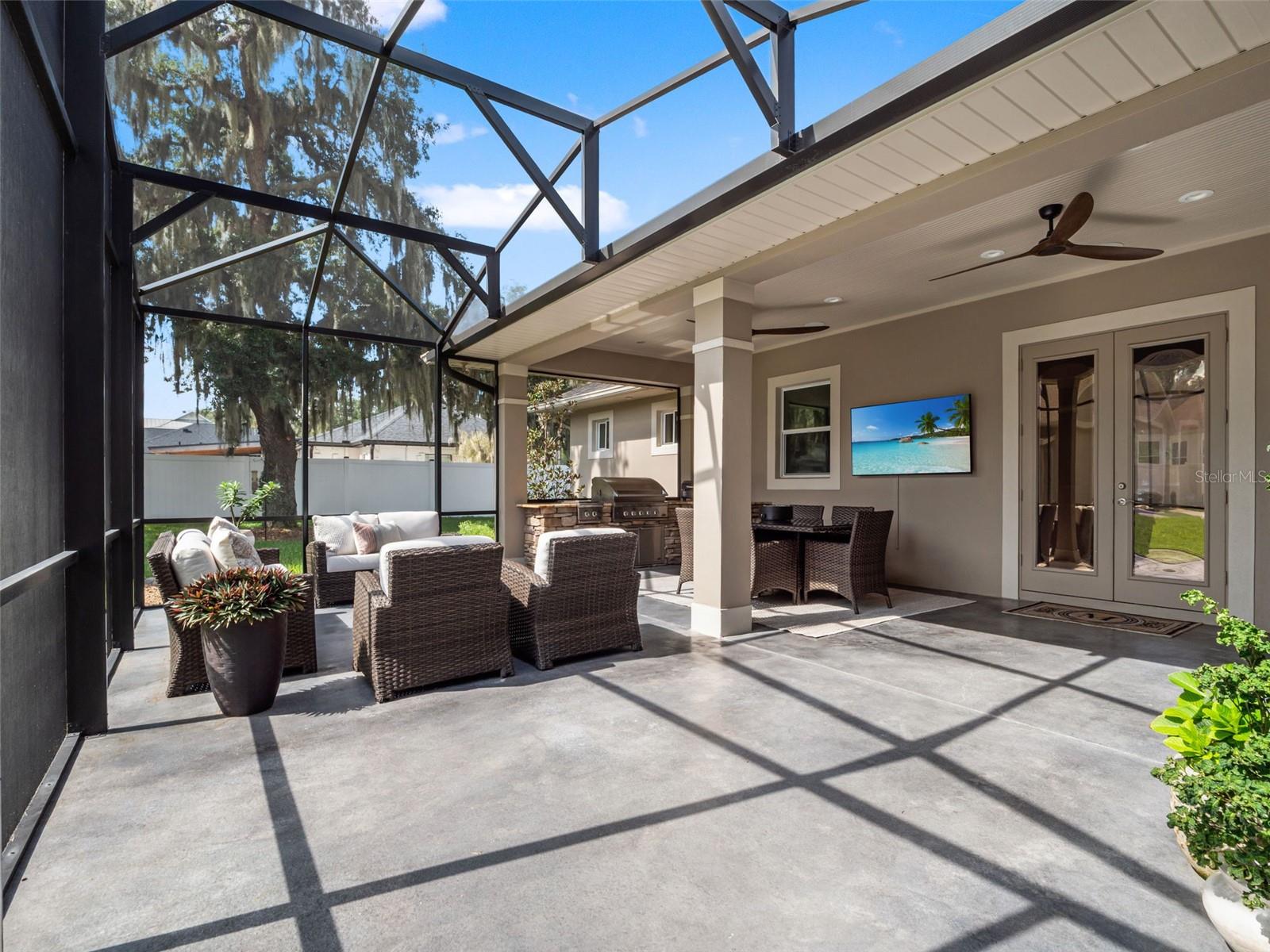 12442 LAKESHORE DR